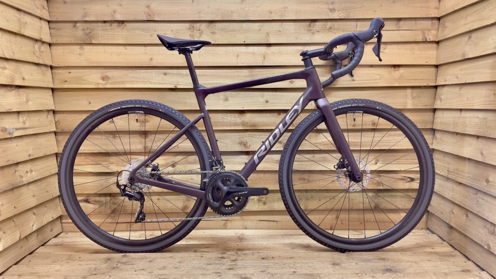 Ridley Grifn 50cm/S – Dark Plum Metallic Matte – Shimano 105 2×12